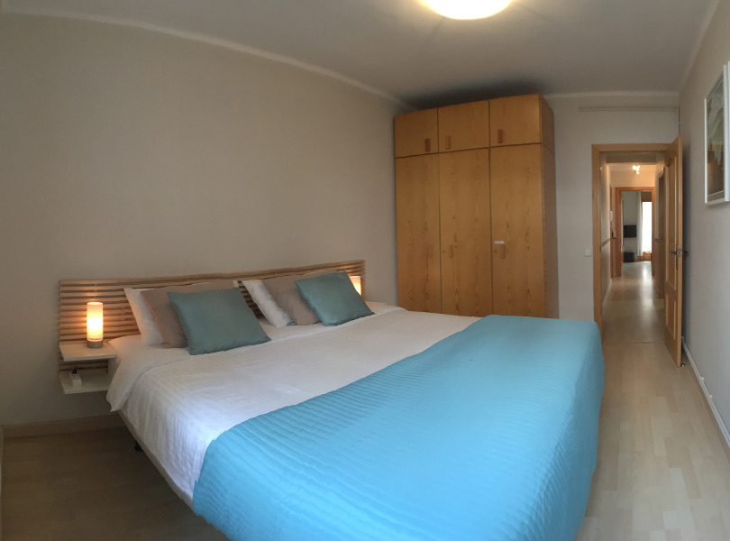 Bedroom 1: Superking size bed or twins. Flex-Dreamax hotel quality mattresses for a perfect nights sleep.